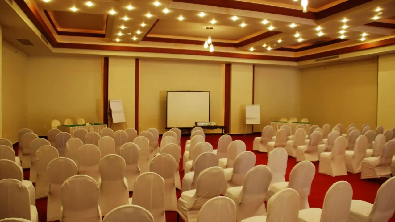 الفندق هورايزون الوادى - العين السخنة